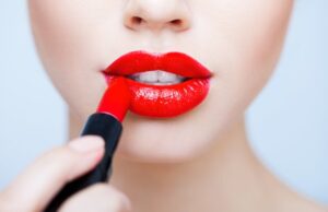 Lee más sobre el artículo Elegir el lápiz labial adecuado para tu piel y color de cabello
